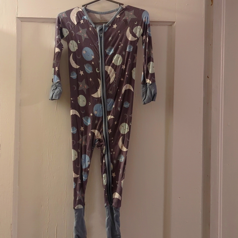 To the Moon & Back Zippy